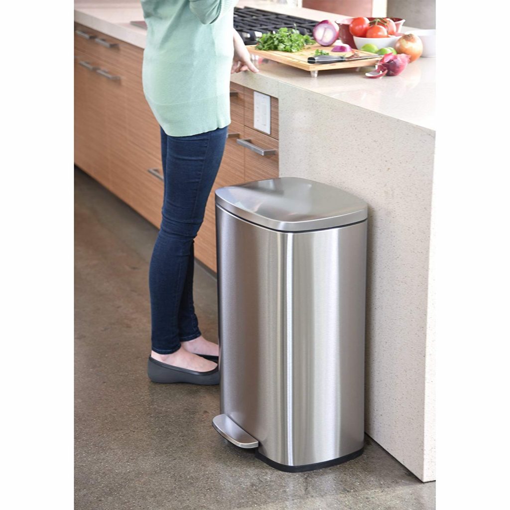 What Size Trash Can for Kitchen